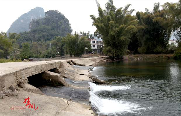 Ƭ 582-1.jpg