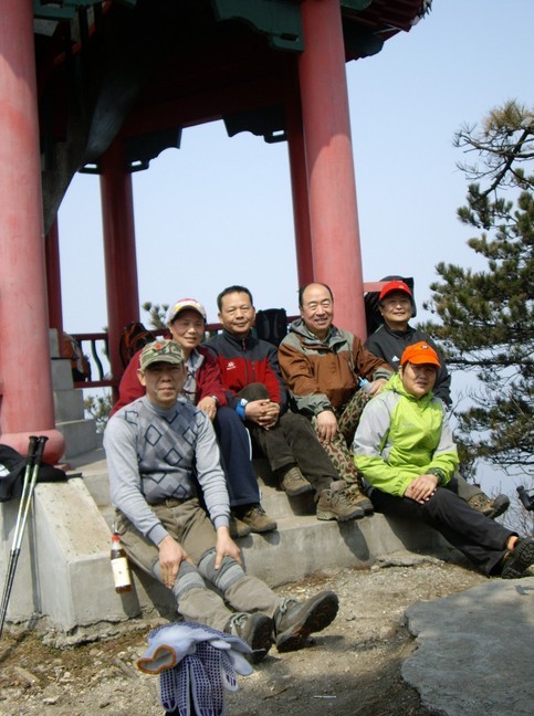 双峰山6人1.jpg
