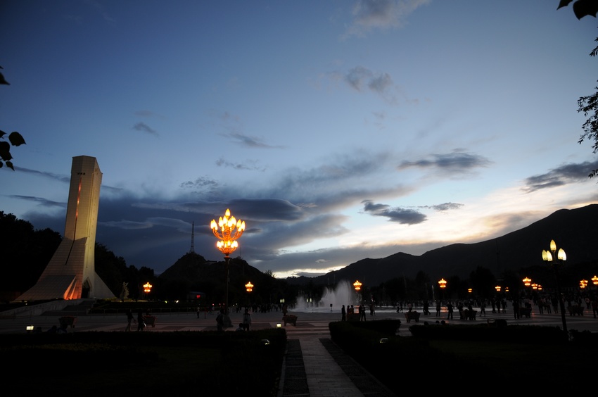 Ƭ 098.jpg