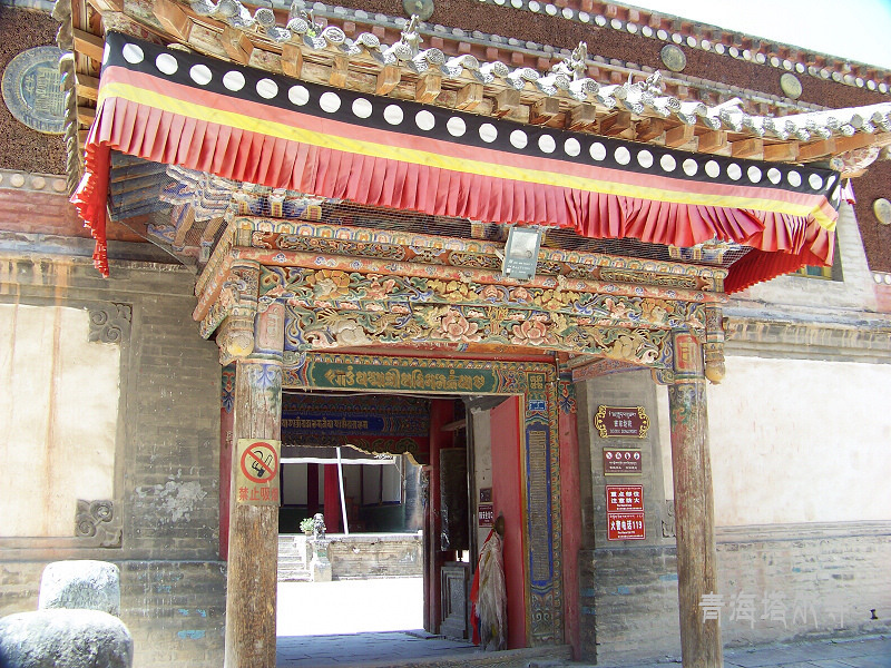 2011年0606b青海西宁湟中塔尔寺 (67)密宗经院.jpg