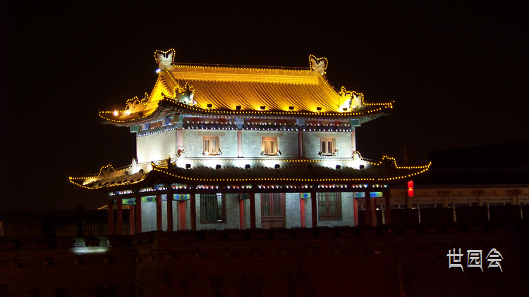 2011年0601西安v古城墙夜景 (11).jpg