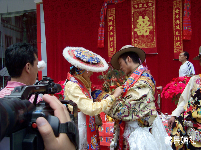 2011年0620e四川雅江藏民婚礼 (32).jpg