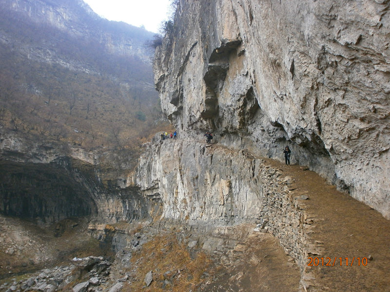 pb100168_.jpg
