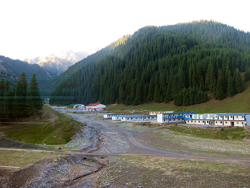 ½ 073_.jpg