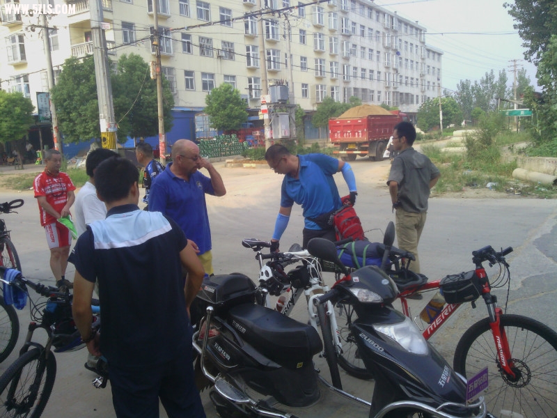 psbCA05NDPU.jpg