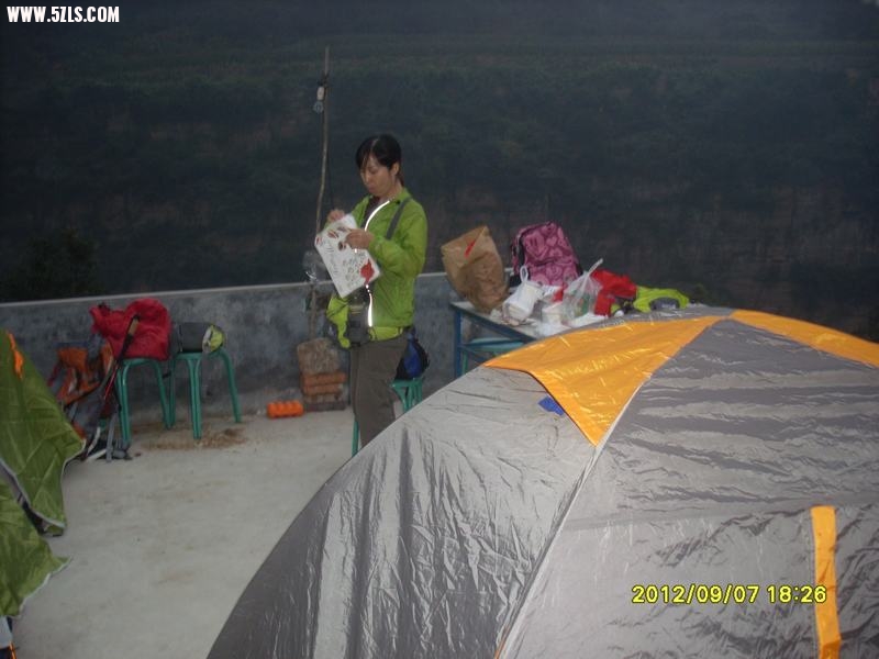 SL389187.JPG