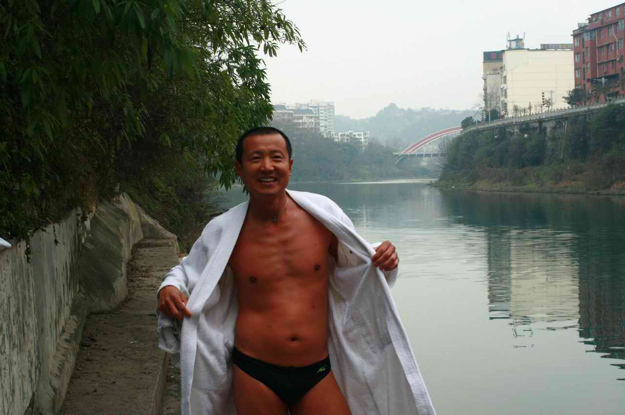Ƭ 205.jpg