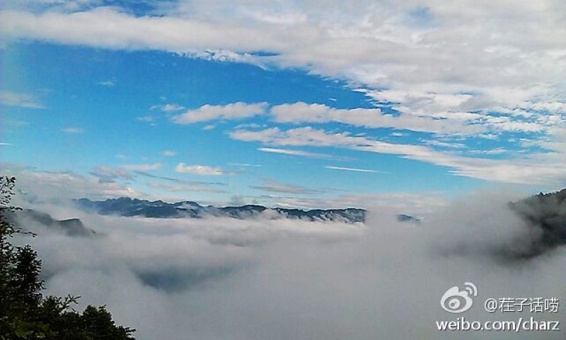 五峰的牛背山.jpg