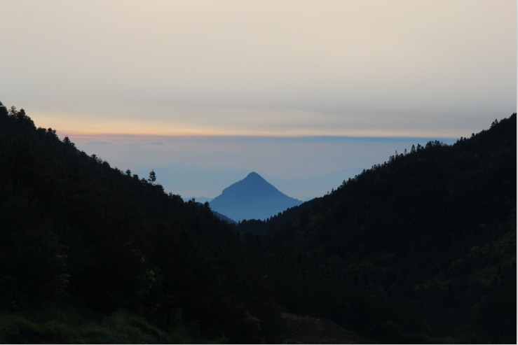 羊狮幕早晨的日出.jpg