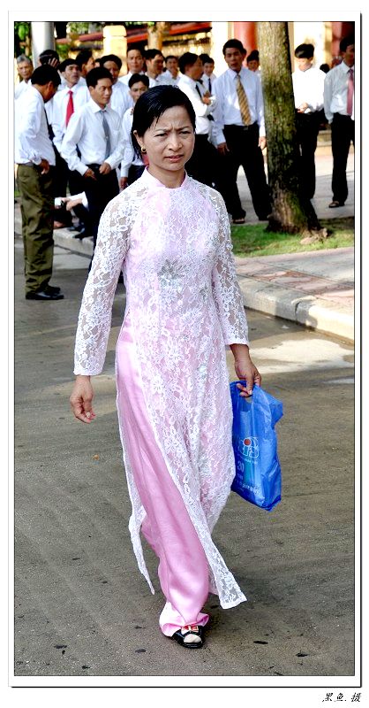 越南服饰 (1).jpg