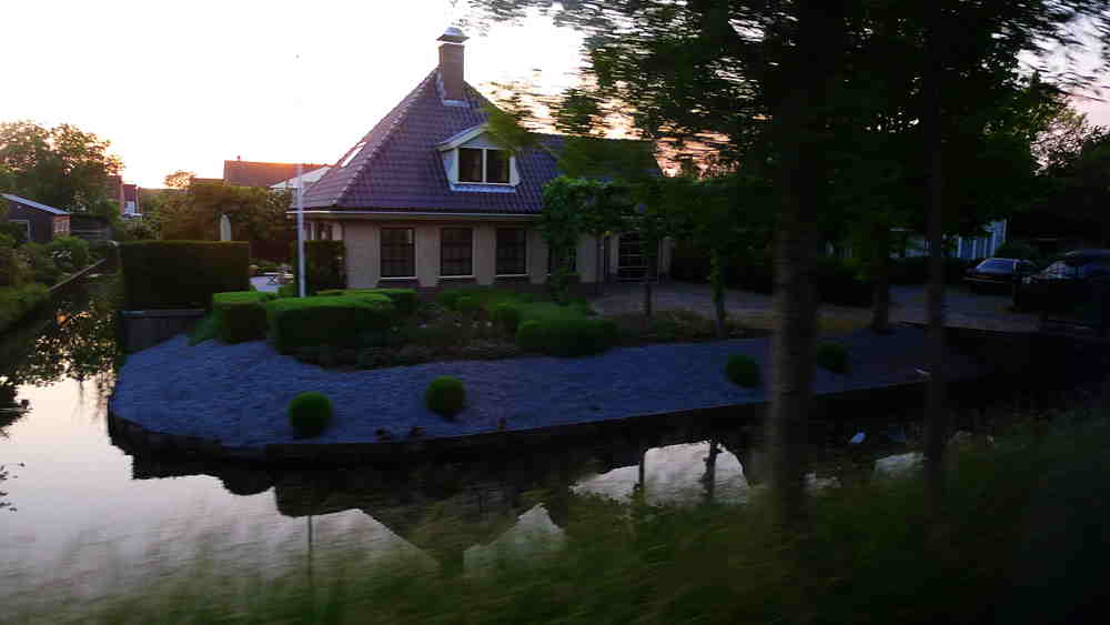 p1010837_.jpg