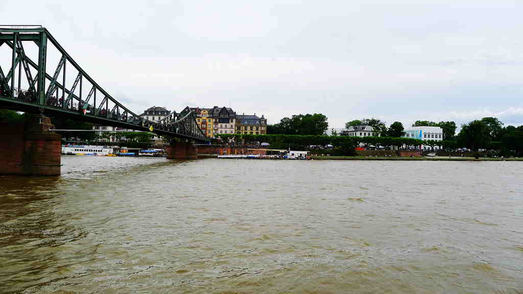 p1010926_.jpg
