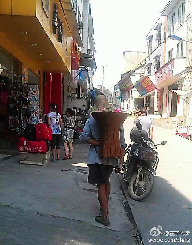 他的背包.jpg