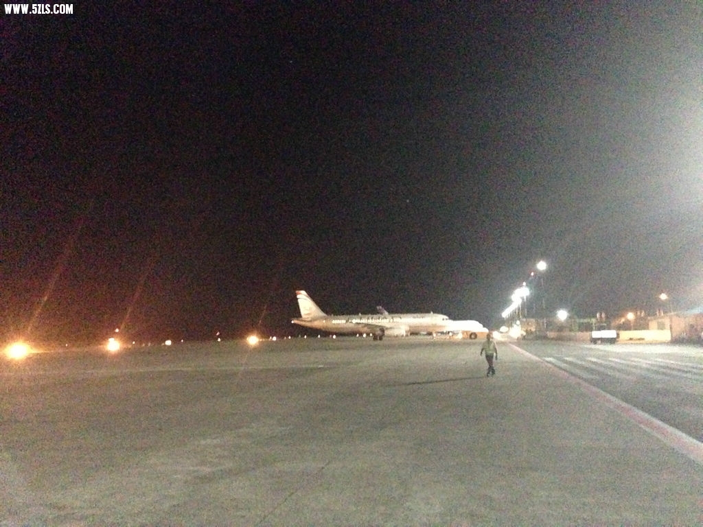夜干抵达马累机场