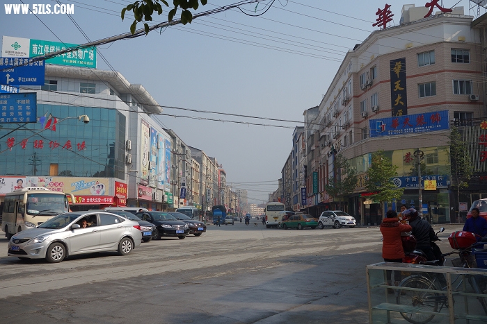 图23  平江县南江镇是个“大城市”.jpg