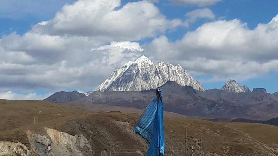 雅拉神山.jpg