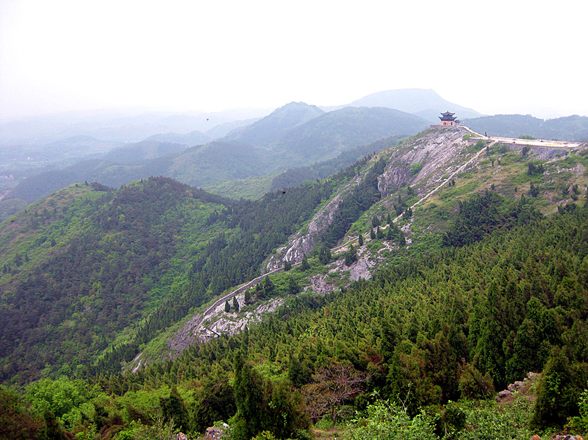险峻的鼓楼.jpg