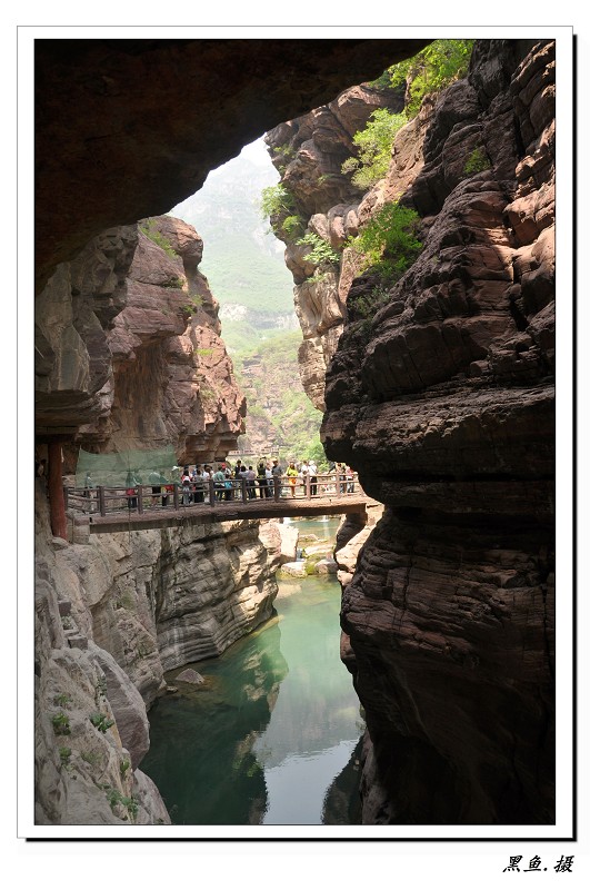 红石峡 (24)_眸目压缩.jpg