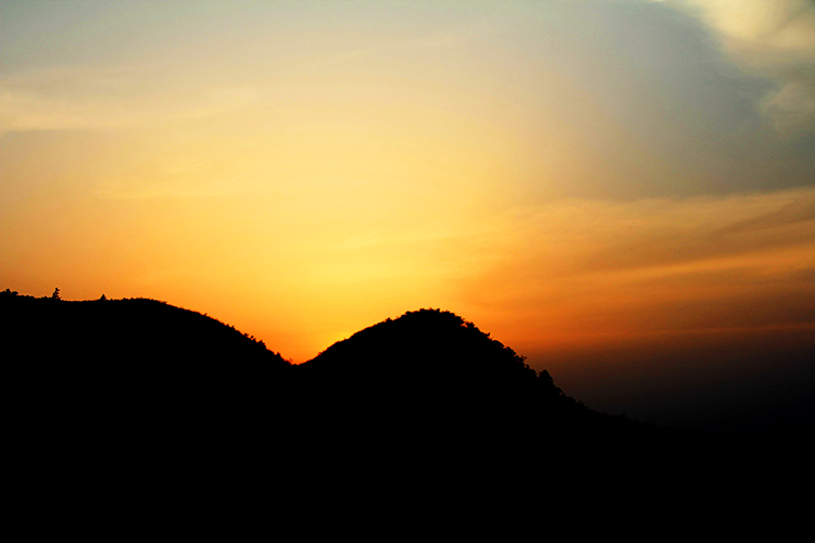 通城县黄袍山夕阳x2.jpg
