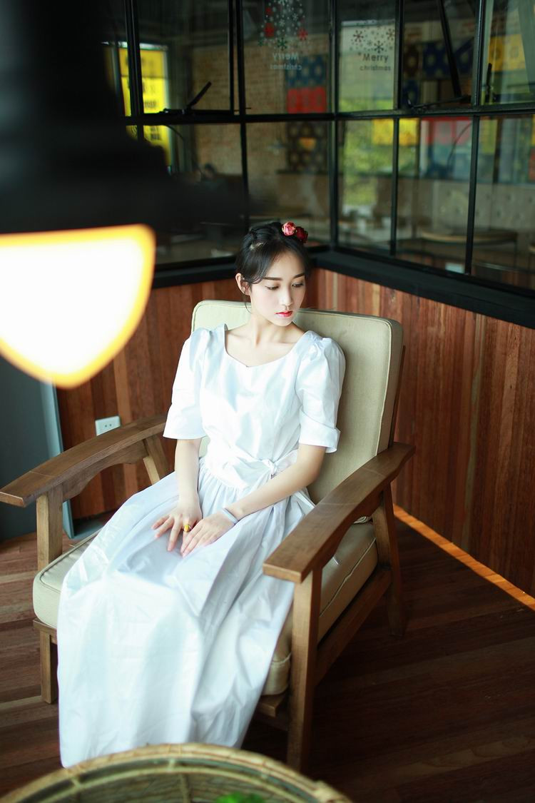 白衣女子005.jpg