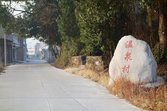 图108    进入温泉村.jpg
