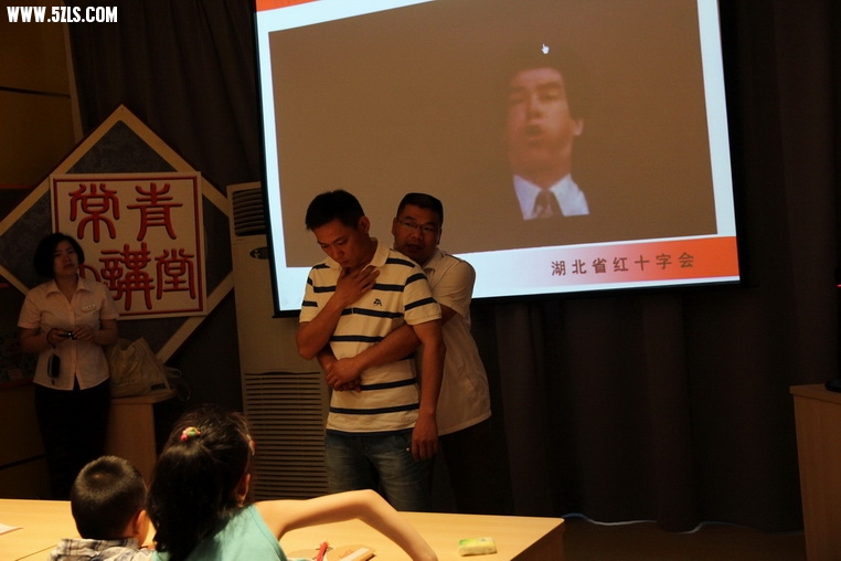 气道异物梗阻.JPG