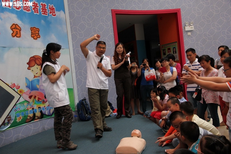 心肺复苏实际操作讲解.JPG