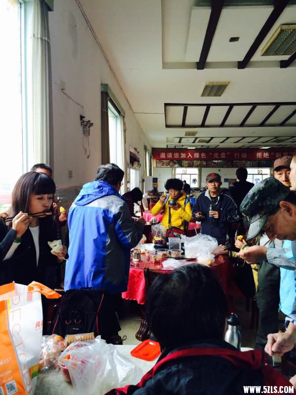 152134lxy2rd4w4nxwavcd.jpg