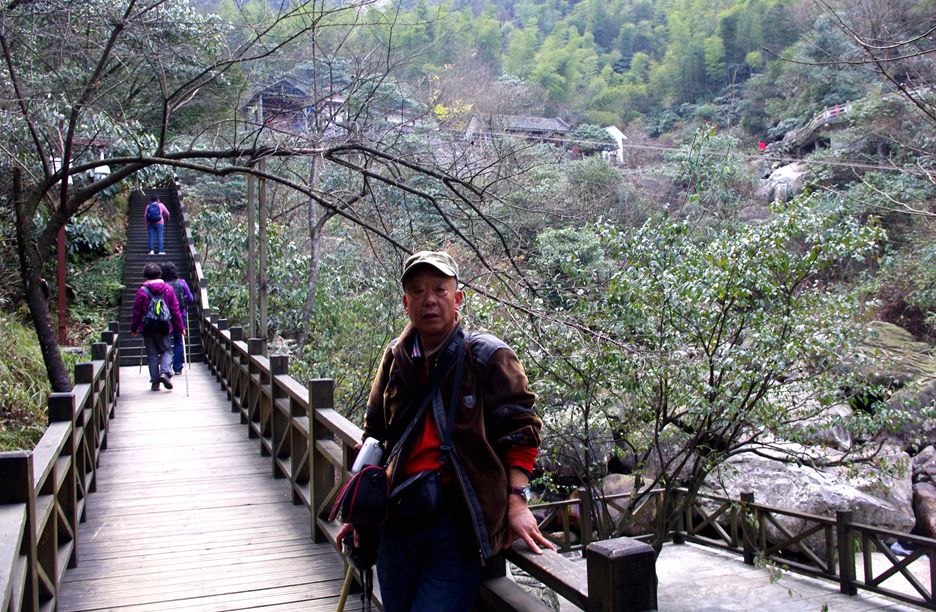 明月山 游.jpg