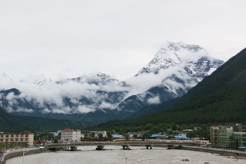 img027.jpg