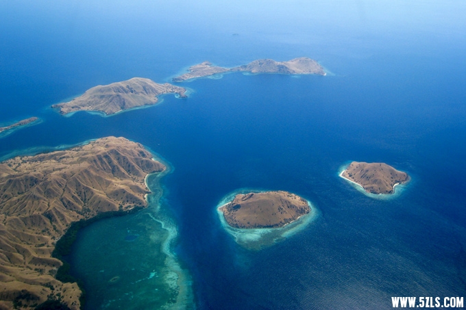 Komodo_Island_north_aerial.jpg