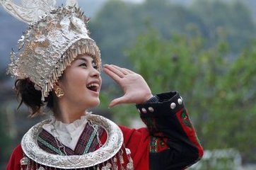 苗寨歌舞.jpg