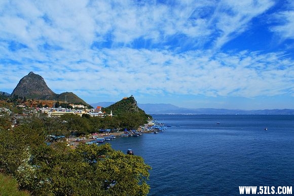 抚仙湖全景.jpg