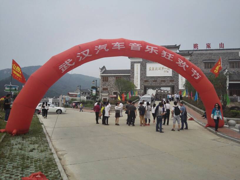 175112ait19xy9g2exi32i.jpg
