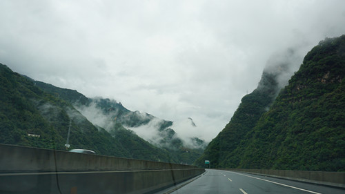 雨中沪蓉_副本.jpg