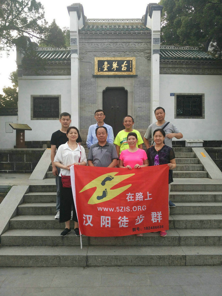 b4c39a84e035d976572f7e9ad1c22bc1.jpg