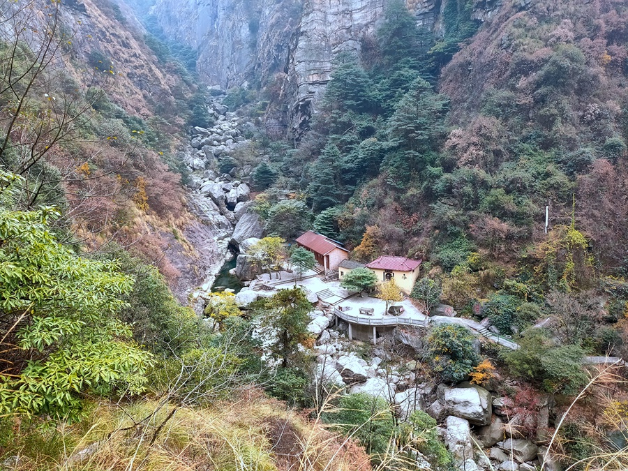 ®ɽb090.jpg