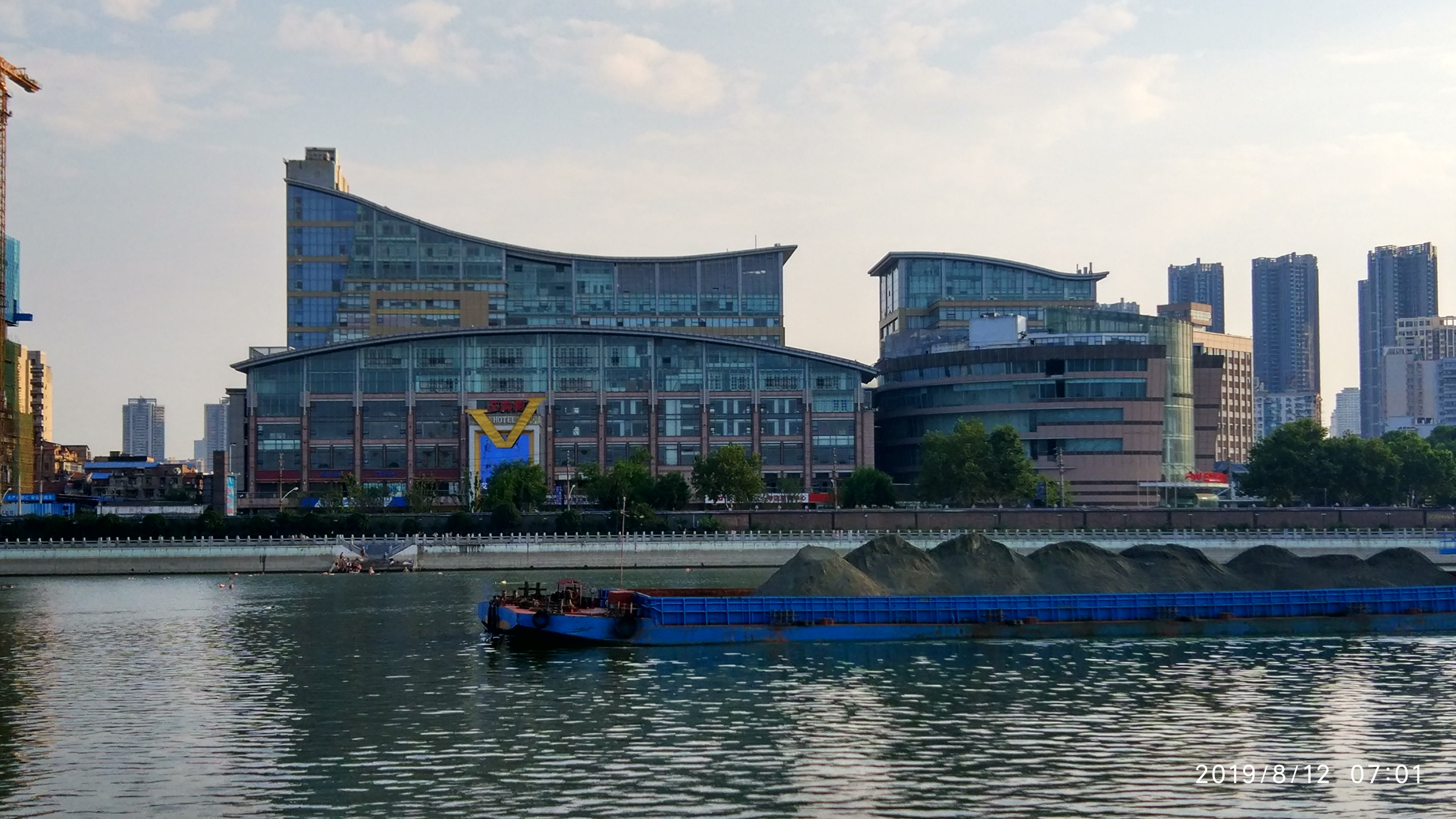 05.jpg