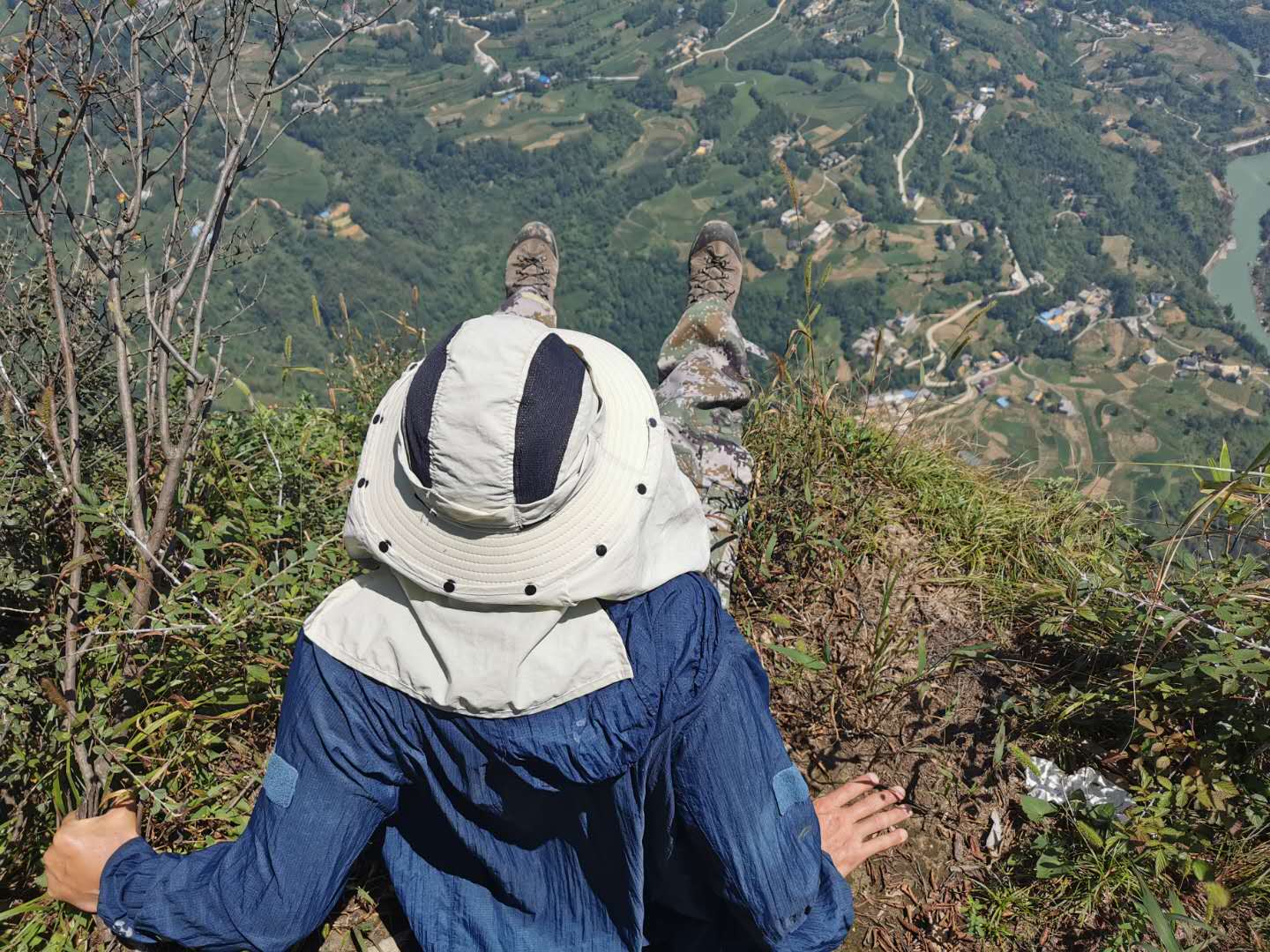 脚是悬崖