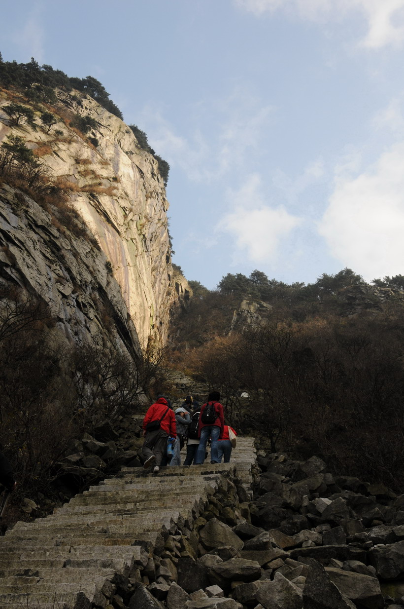 陡峭峻岭天堂