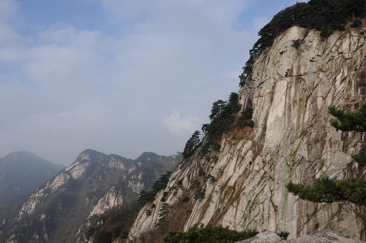 陡峭峻岭天堂