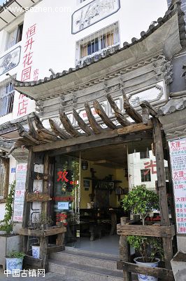 云南少数民族特色大门