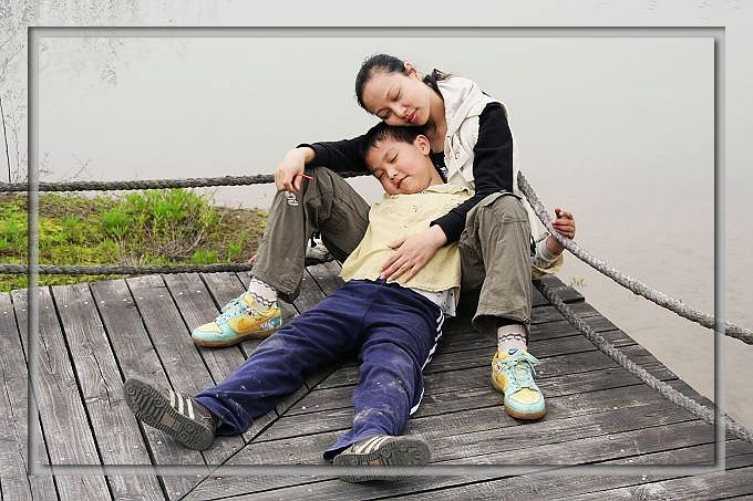 小憩的姐