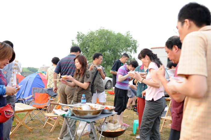 野外食堂很受欢迎