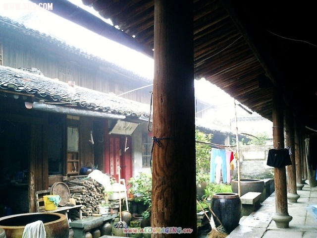 11e0a2b7dbfg214.jpg