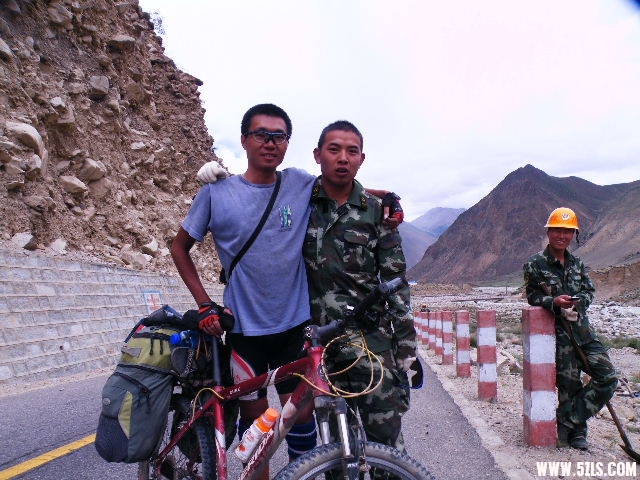 在路上遇到的湖北籍公路兵