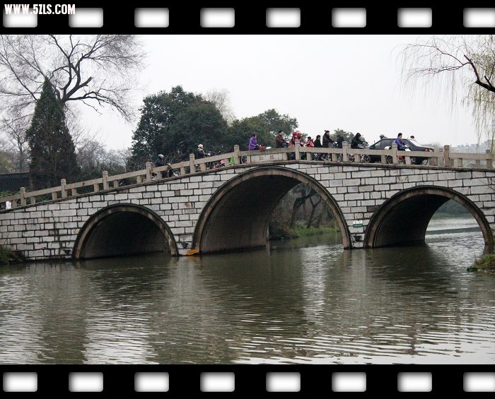 Ƭ1 112.jpg
