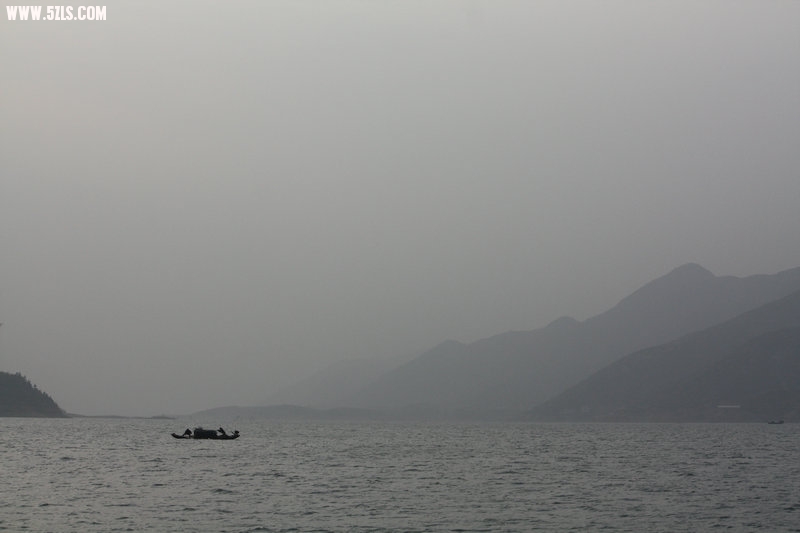 优美自然风光，湖天一