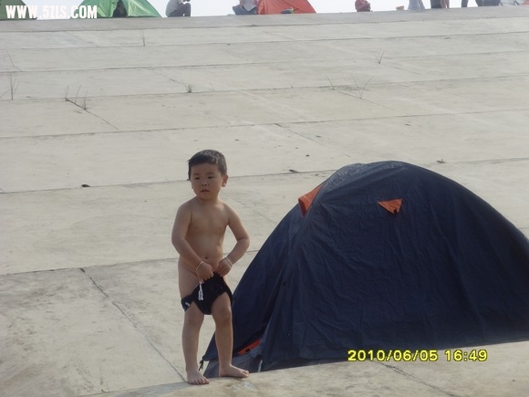 叮当在滑石冲水库