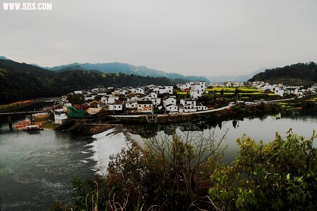静静的村